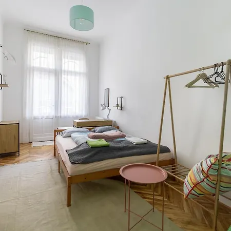 Vig26 Bright And Spacious By The Rakoczi Market Hall Апартаменты Будапешт